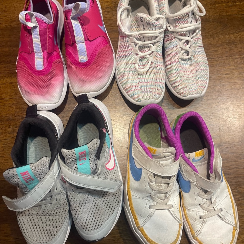 Nike Girls Sneakers Lot in size 1.5